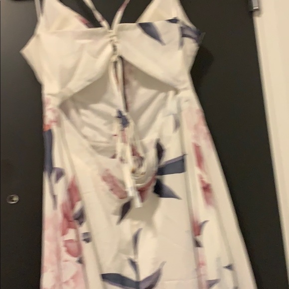 Beautiful dress 👗 BRAND NEW - Picture 3 of 7